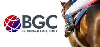 Il logo del Betting and Gaming Council e una corsa di cavalli